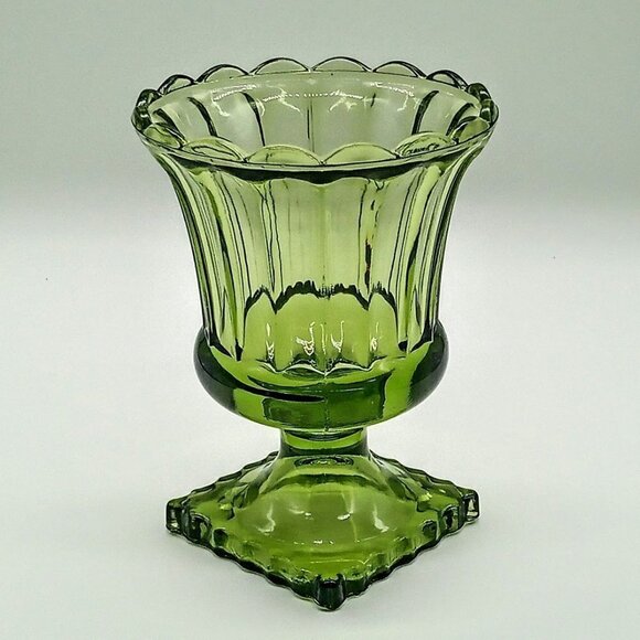 Vintage Hazel Atlas Green Glass Scallop Square Base Footed Dish - Picture 1 of 6